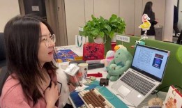 被同事强制吃瓜,职场中的尴尬与反思