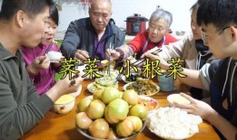 全家端板凳吃瓜,共享夏日吃瓜时光