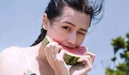 吃瓜少女摄影,吃瓜少女镜头下的光影世界