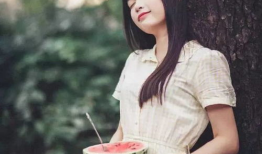 吃瓜少女摄影,吃瓜少女镜头下的光影世界