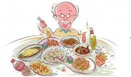 全家端板凳吃瓜,共享夏日吃瓜时光