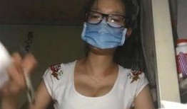 眼镜女孩宿舍吃瓜,一场宿舍吃瓜大狂欢